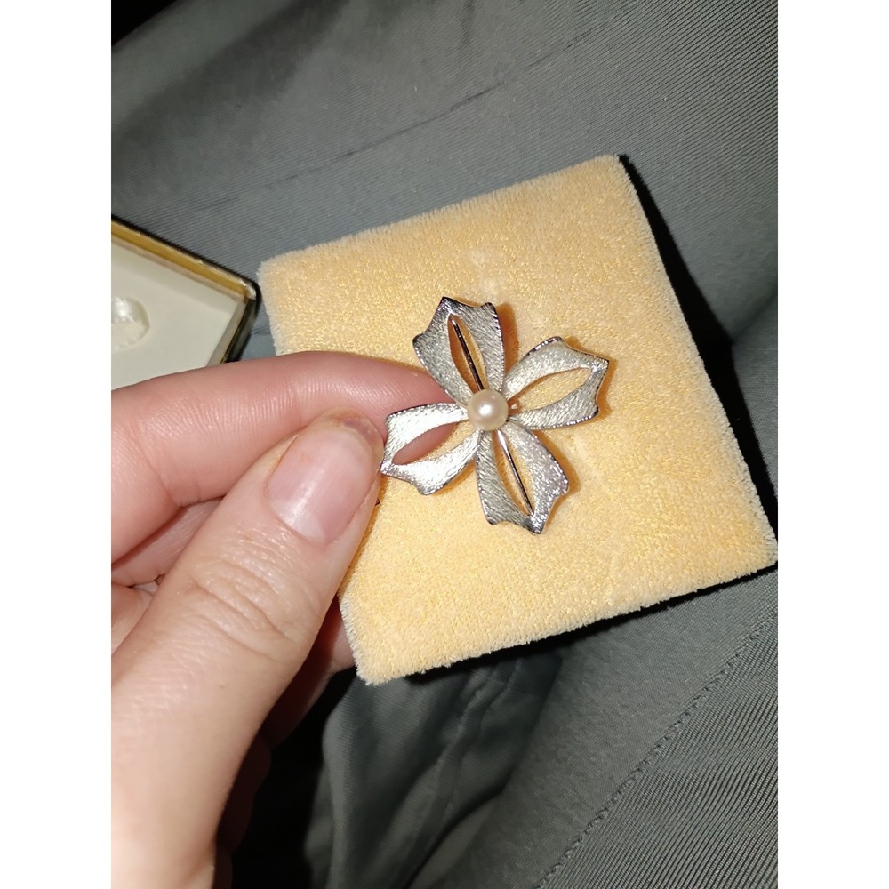 Sterling Silver‎ CC Flower Brooch 1 1/2 Inch Cultured Pearl Vintage
